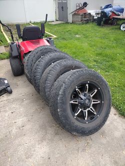 18 inch ,, 8 lug universal