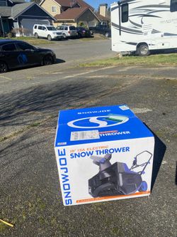 NEW - Snow Joe Ultra 18-inch 13 Amp Electric Snowblower