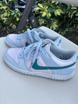 Nike Dunk Low Sneakers