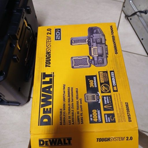 DEWALTTough System Flex Volt 20V/60V Cordless 4000 Lumen LED