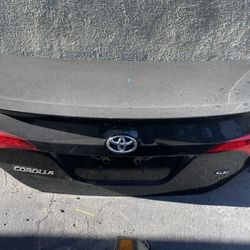 2018 Toyota Corolla trunk lid 