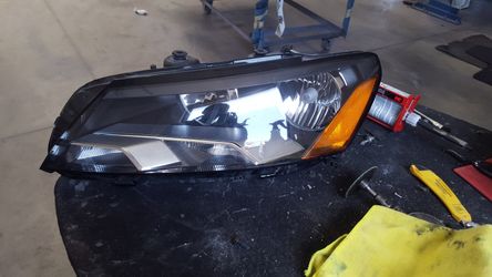 2014 VW Passat Headlight