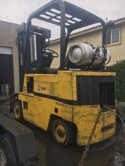 Caterpillar forklift 5000lbs capacity