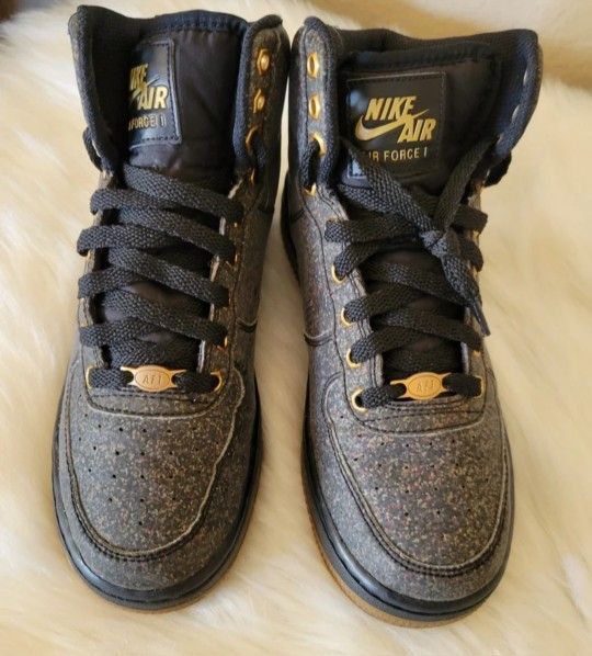 Nike Air Force 1 LV8 High GS Black Speckle Gold GUM Hightops Sneakers WMNS  6 for Sale in Mentone, CA - OfferUp