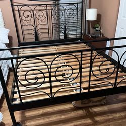 Queen Metal Bed frame & California King Bed Frame