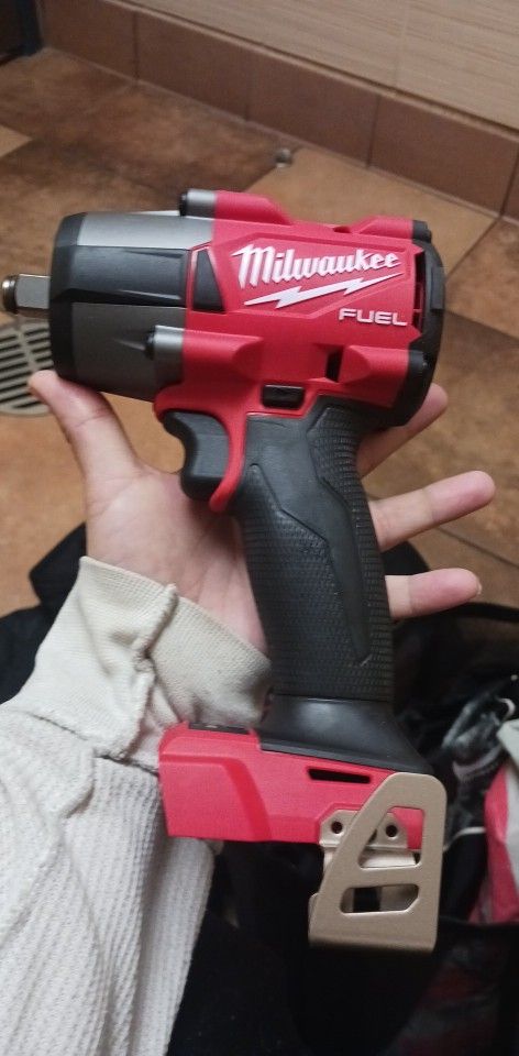 Milwaukee M18 1/2 Impact Gun