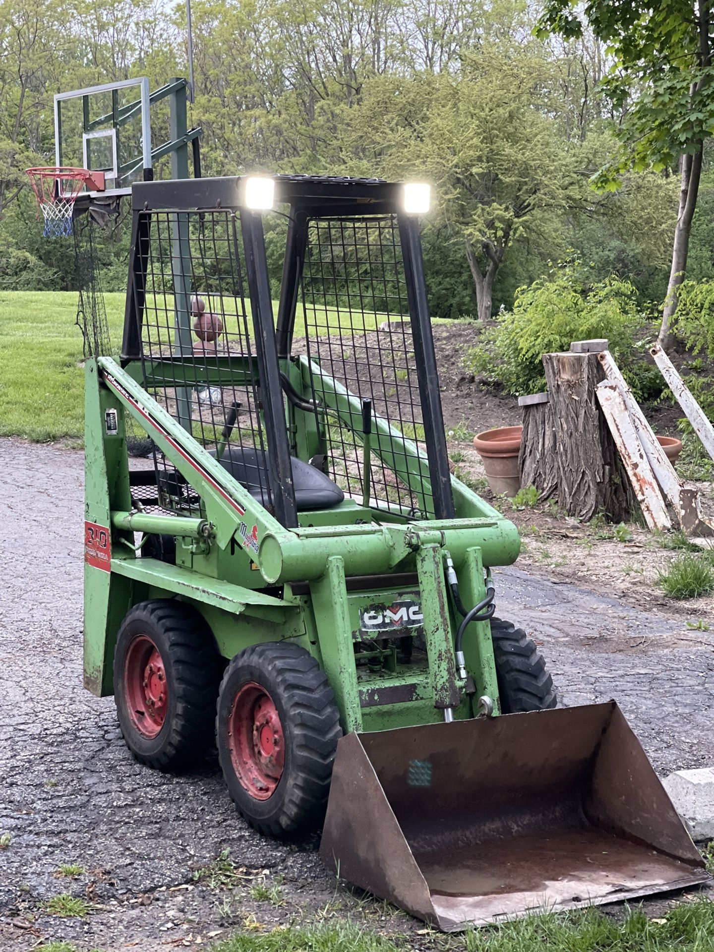 Mustang 310 / Skid Steer / Bobcat