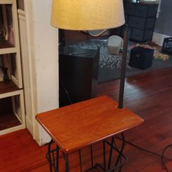 Iron / Wood Table With Lamp