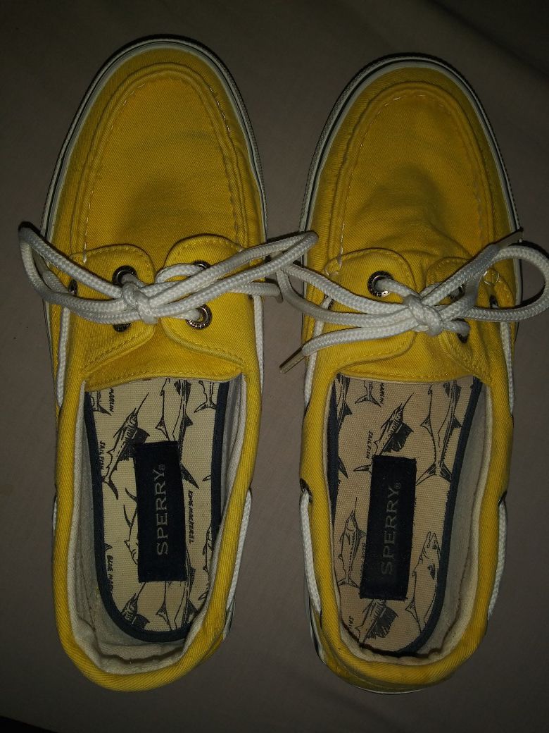 Sperry Top-Sider Womens Yellow boat shoes 7M fits more like an 8M