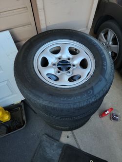 Nissan Frontier Tires
