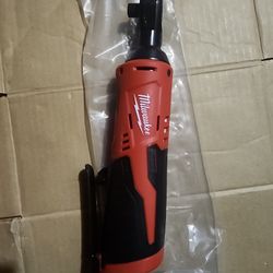 Milwaukee M12 Ratchet 