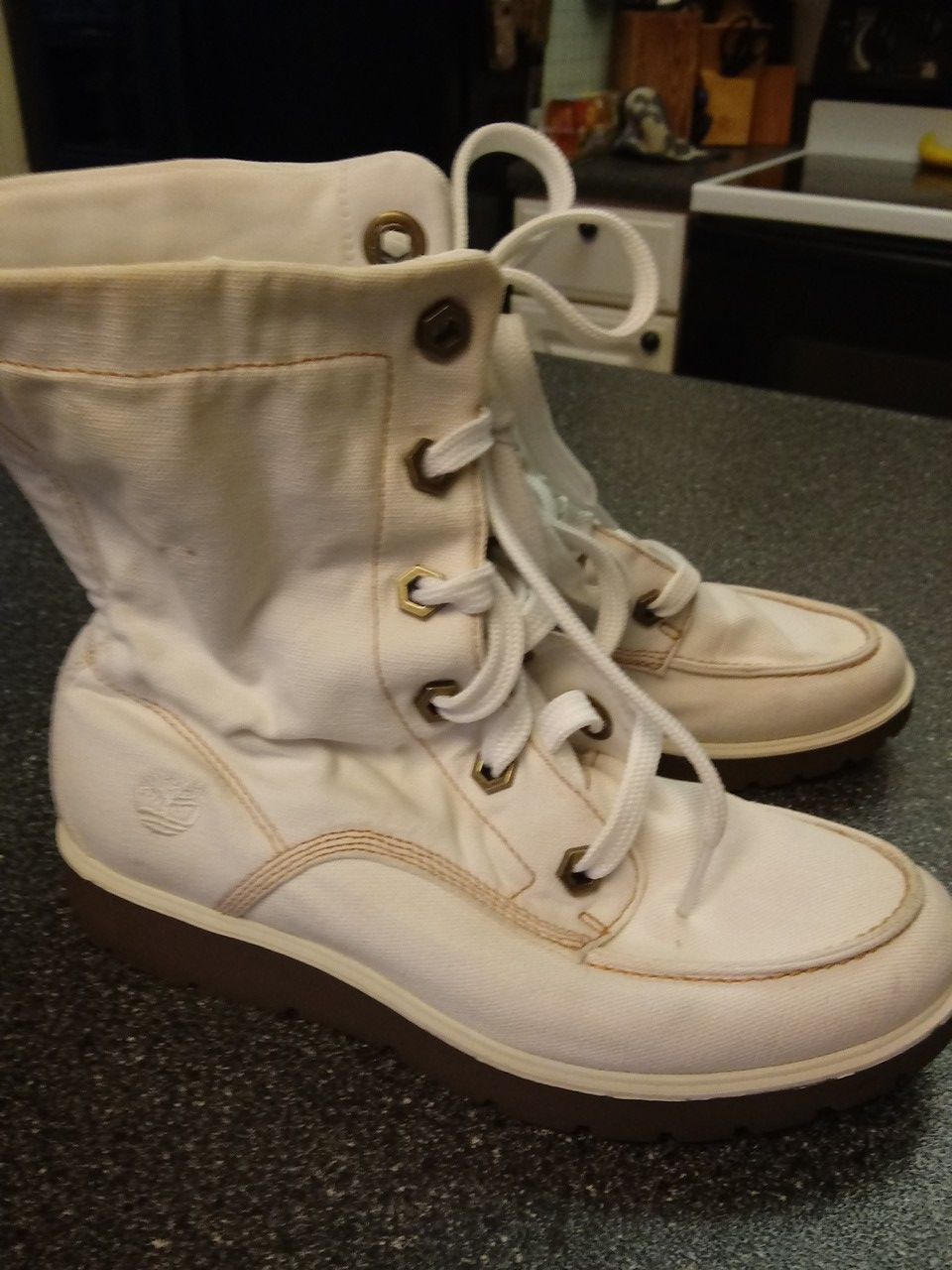 TIMBERLAND GIRLS CANVAS BOOTS SZ 8 LIKE NEW 20 BUCKS