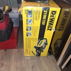 Dewalt  2100 Psi  Electric Pressure Washrr