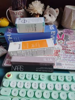 Skin care/makeup