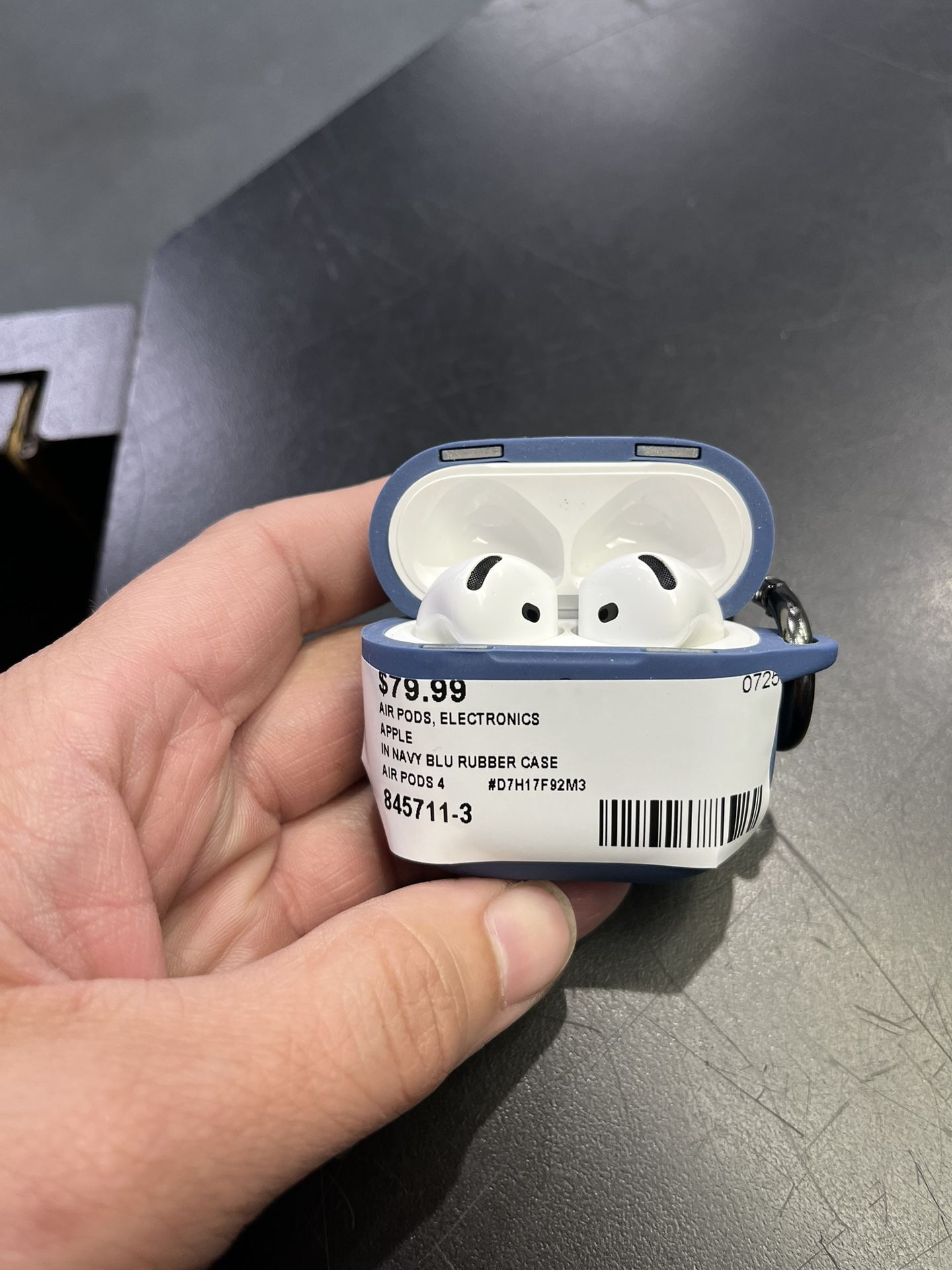 Air Pods 4th Gen (845711-3)