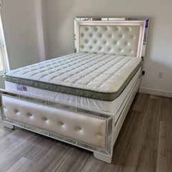 Queen Bed Built-In LED Lights / Mattress Included.    🟣   Cama Queen Size  Con Luz Led / Colchon Incluido 