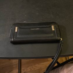 Tahari Wallet