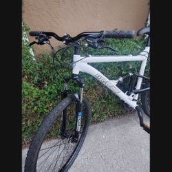 MOUNTAIN BIKE..Brand NEW!!