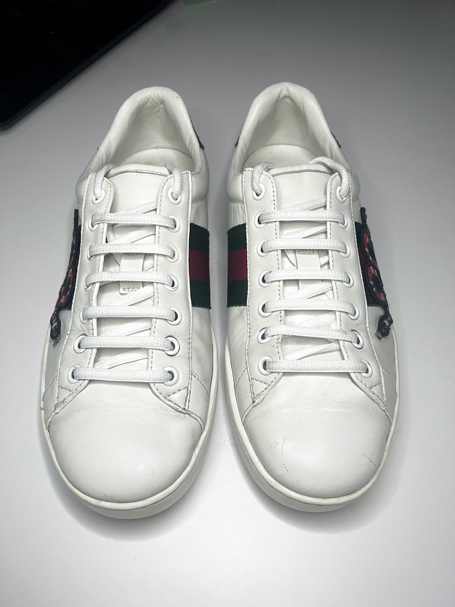 Gucci Men’s Ace snake embroidered sneakers (size M9)