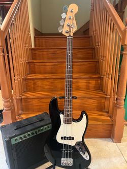 Fender MIM Jazz Bass (Mint) w/ Stagg Bass Amp