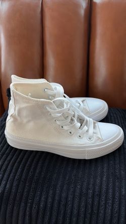 white Converse Chuck Taylor All Star high-top sneakers Size 6