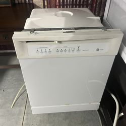 Electric Stove, dishwasher and Over the range Microwave 