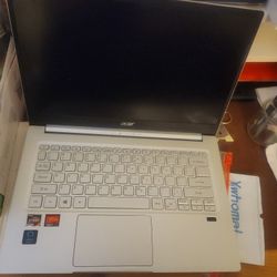 Acer swift 3 14inch 8gb Ram Ryzen 7 4700u 512gb SSD
