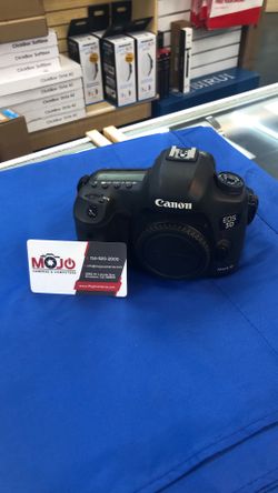 Canon 5D Mark III DSLR 22.3 MP Camera Pre Owned