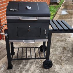 Barbeque Pit In Good Condition 