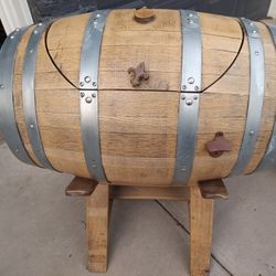 Farm house Wine barrel ice chest / cooler , Approx 32" wide , Super Solid / Heavy cooler , located in zip 66106