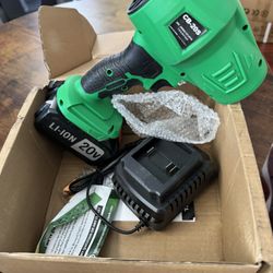 Green Leaf Blower