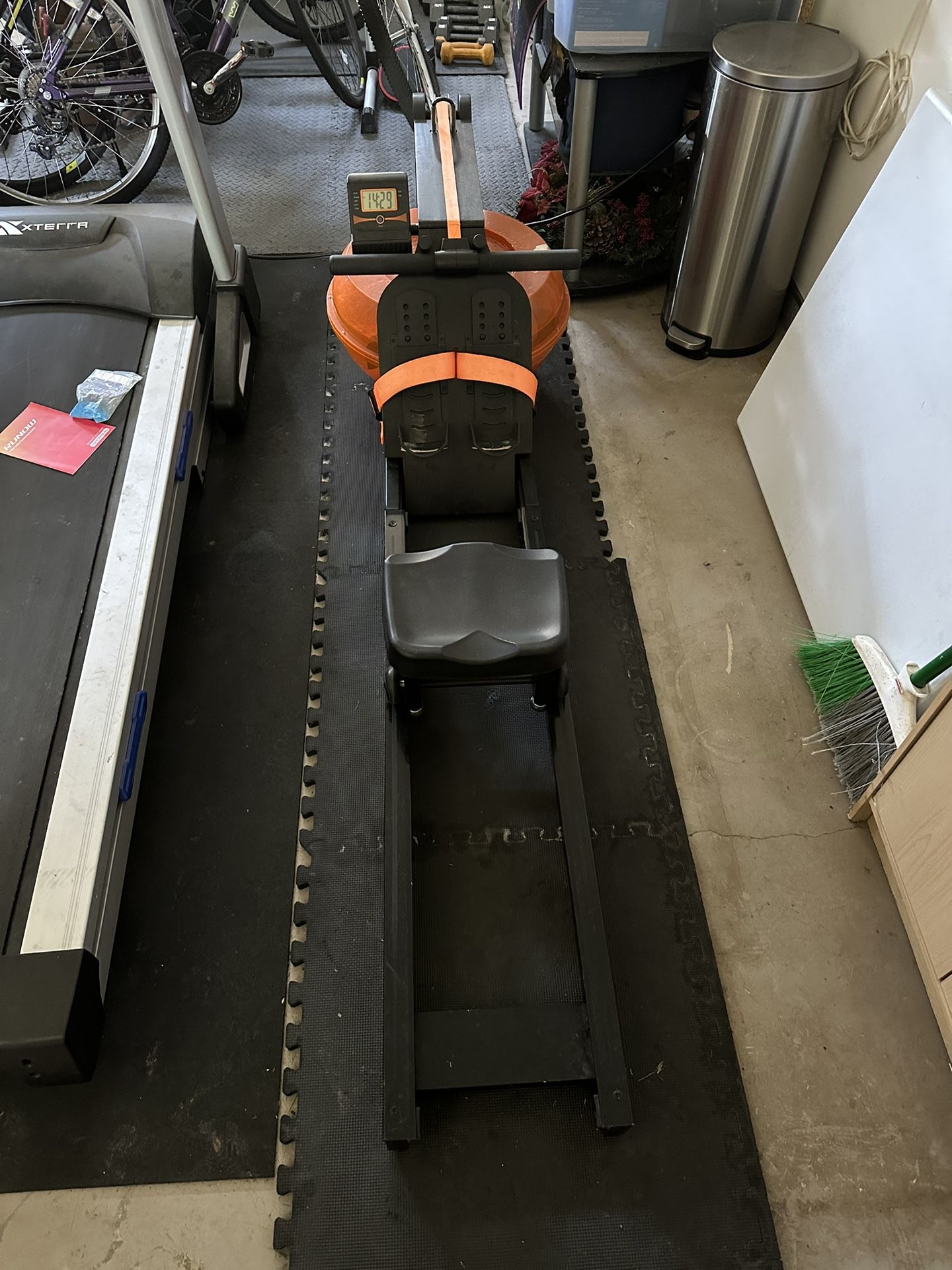 Runow Water Rowing Machine