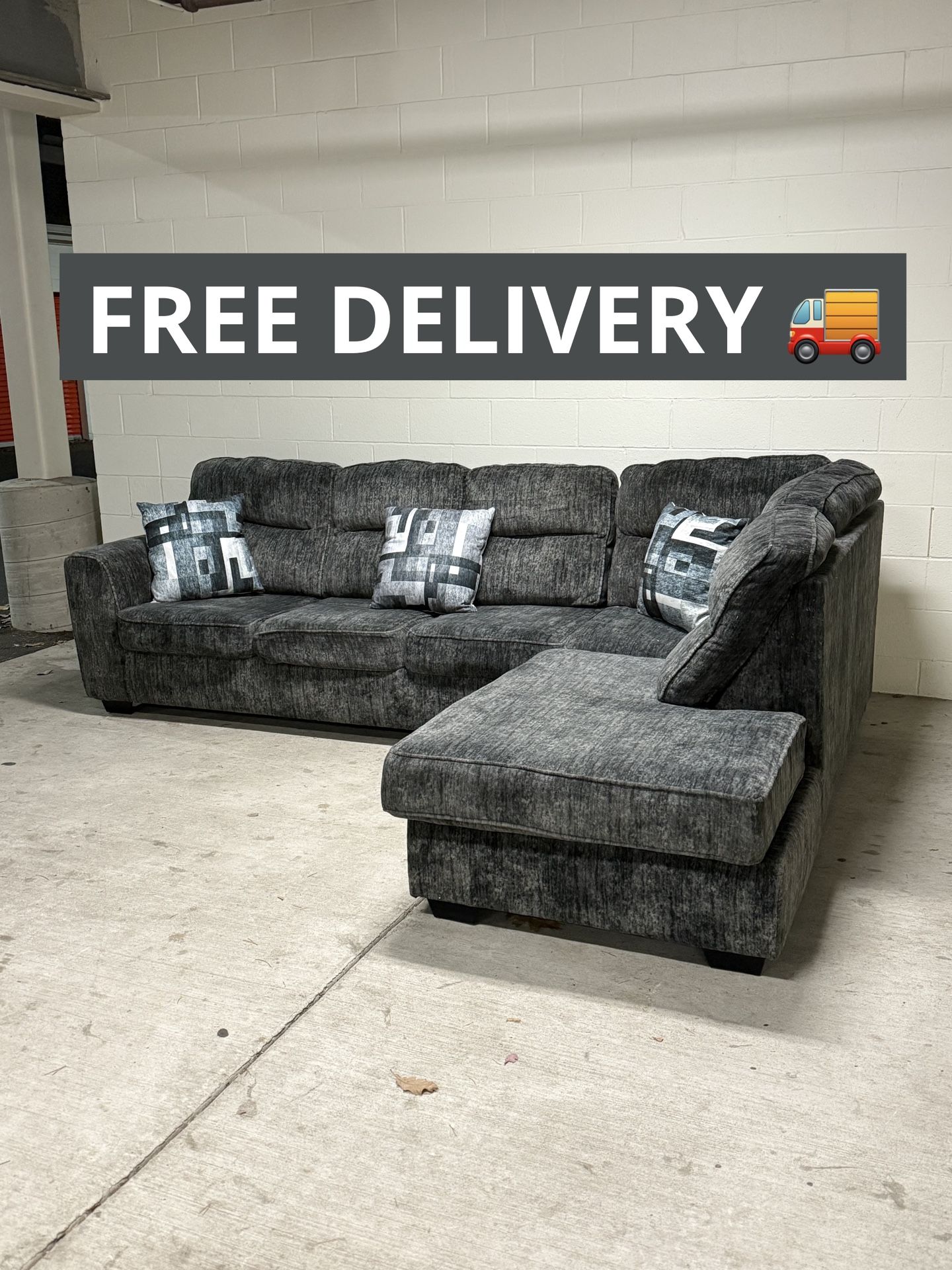 Gray Sectional Couch 🛋️- FREE DELIVERY 🚚 