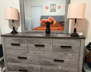 Queen Bedroom Set ( Bed, Vanity Dresser, Futon and 3 lamps). Great Condition. $175