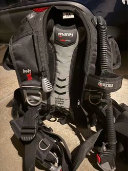 Mares Bolt Monoplate BCD – Size Medium – Excellent Condition