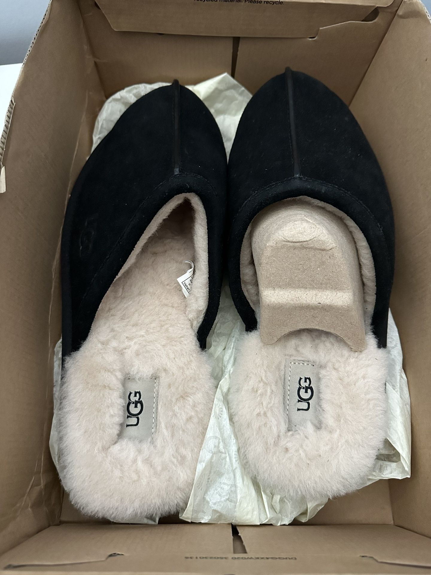 Men Uggs Slippers size 11