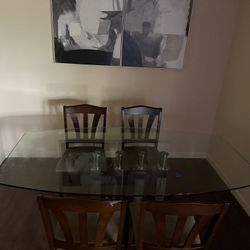 Dining table accompanying 4 chairs!
