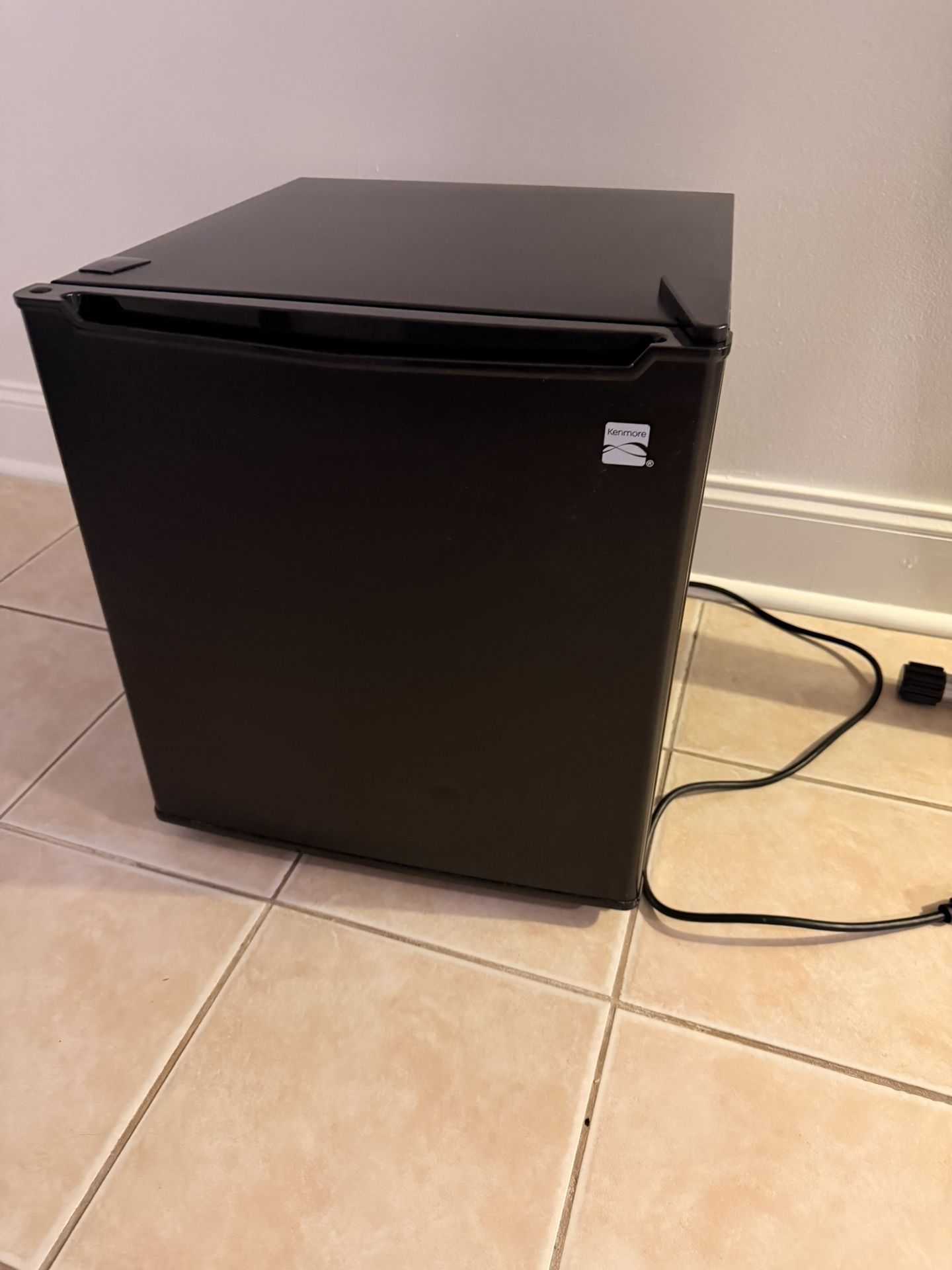 Kenmore Mini Fridge 