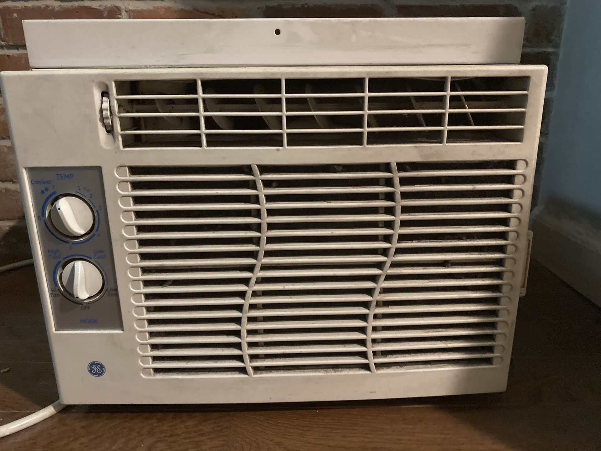 GE Air Conditioner (8000 BTU) - Open to Offers!