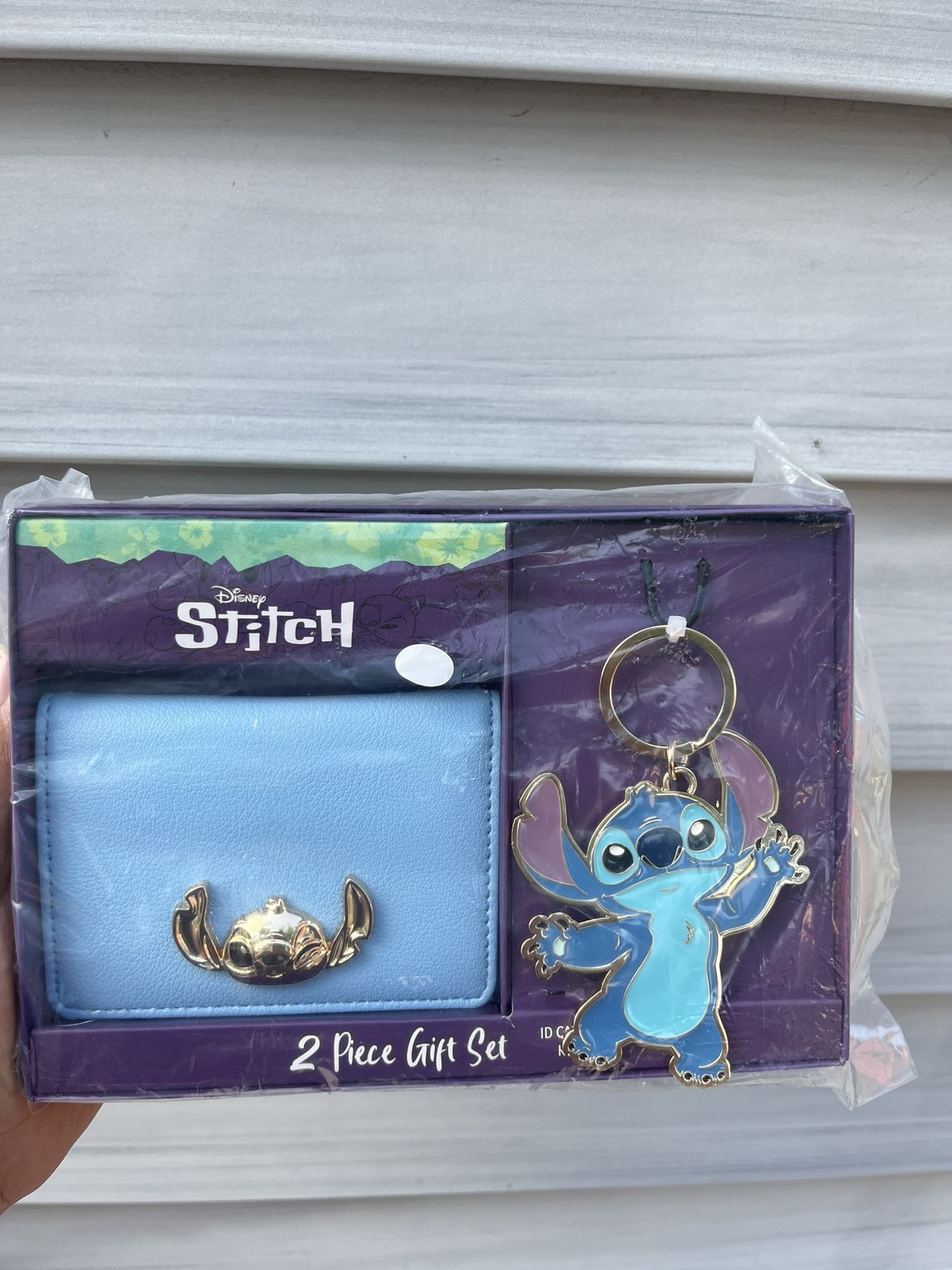 Stitch Wallet With Keychain 