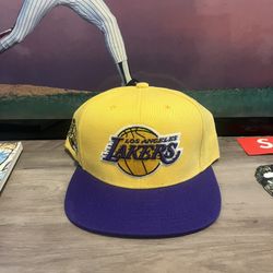 Mitchell & Ness NBA Los Angeles Lakers 2001 NBA Finals SnapBack - Yellow Vintage