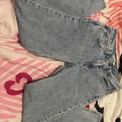 High-waisted vintage Levi’s Blue Jeans