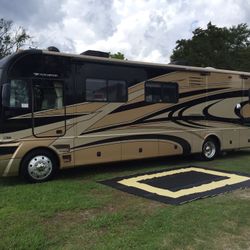 2008 FLEETWOOD "NICE NICE" MOTORHOME...SUPER LOADED!!