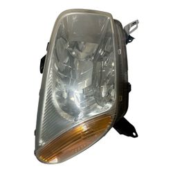 2002 Toyota Rav 4 Passanger Side Headlamp Assembly 