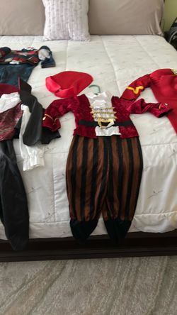 Halloween costumes size4&6