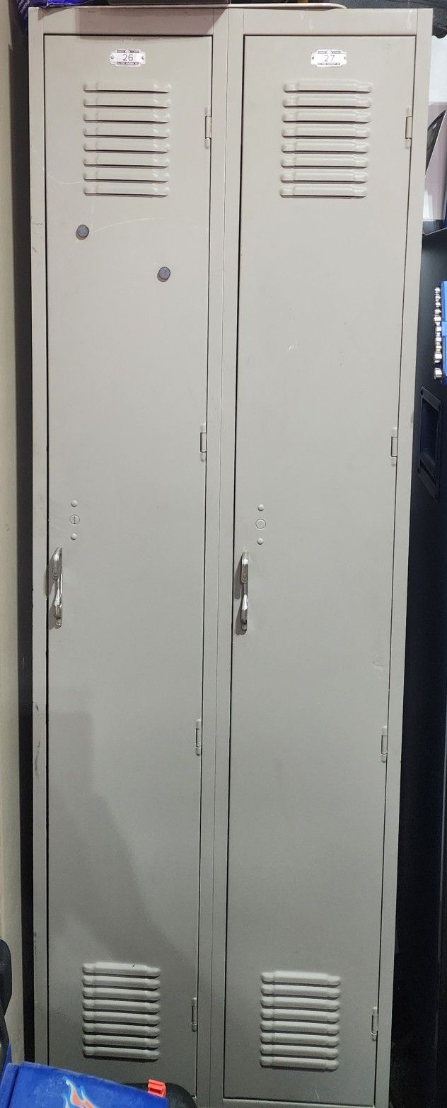 Set Of Lockers