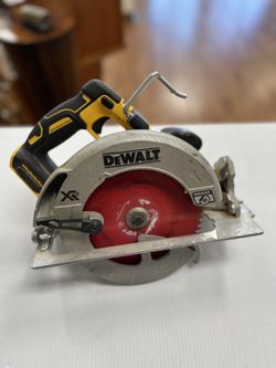 DEWALT DCS570B 20V MAX 7-1/4 CORDLESS CIRCULAR SAW, USED CONDITION, BATTERY, NO CHARGER