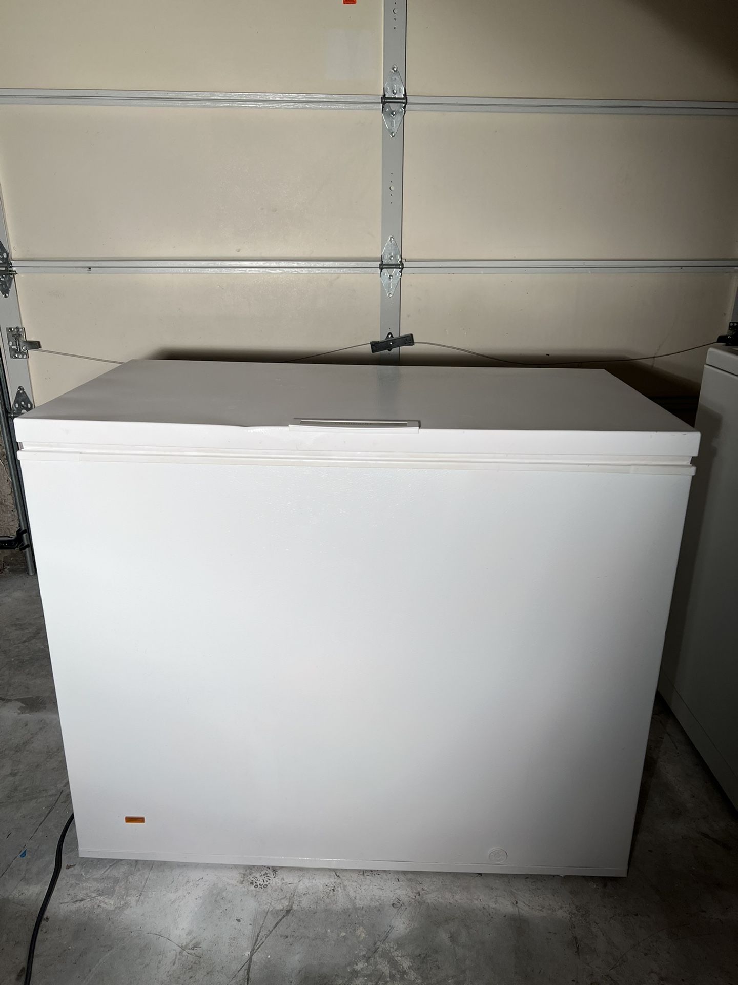 FRIGIDAIRE Chest Freezer
