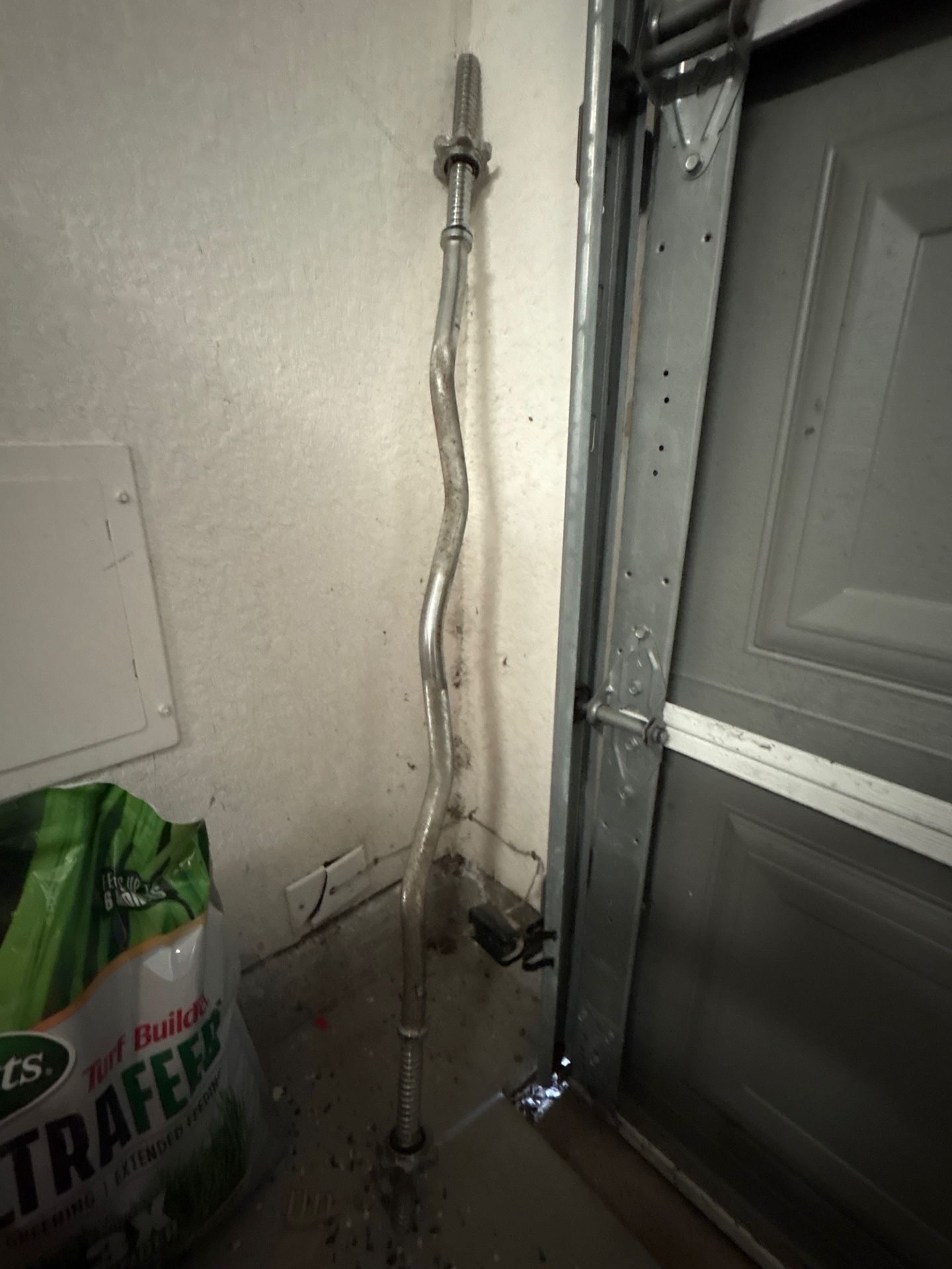 Pair Of 45 Dumbells And Curl Up Bar 