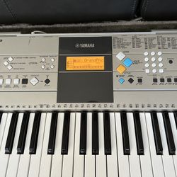 Yamaha YPT-320 Digital Keyboard  61 Keys 
